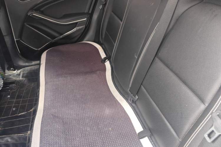 Used Mercedes-Benz GLA 2017 GLA 200 Fashion Model Left Rear Seat