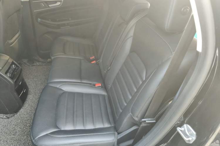 Used Ford Edge 2018 EcoBoost 245 Two-Wheel-Drive Titanium 7-Seater China VI Standard