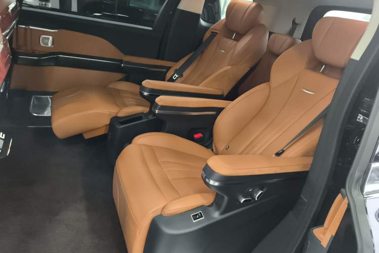 Used Hongqi HQ9 PHEV 2024 2.0T Four-Wheel Drive Business Edition