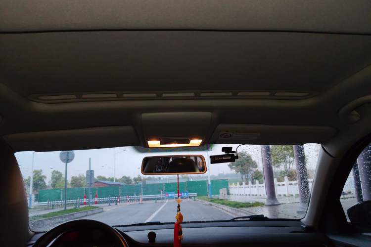 Used Volkswagen Lavida 2013 Restyled Classic 1.6L Manual Comfort Edition Headliner