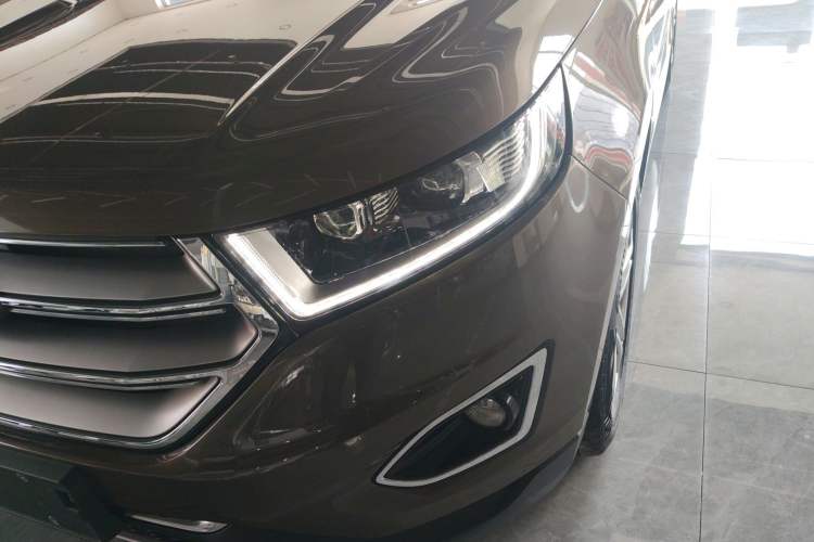 Used Ford Edge 2016 EcoBoost 245 Four-Wheel Drive Titanium Edition 7-Seater
