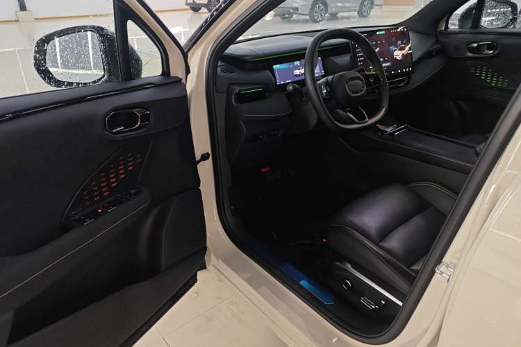 Used Lynk & Co 06 2025 Renew 1.5T Halo