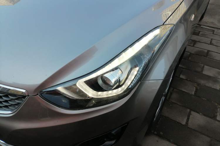 Used Hyundai Elantra (5th Generation / Langdong) 2016 1.6L Automatic Smart Version
