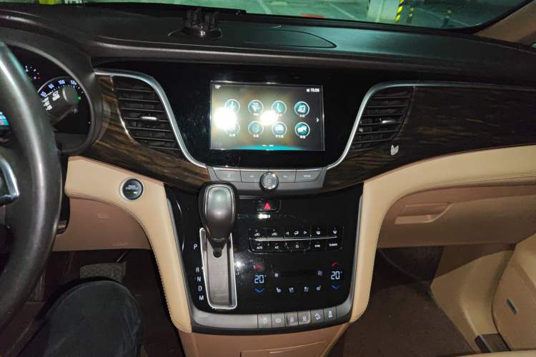 Used Buick GL8 2018 ES 28T Flagship Model China VI Standard
