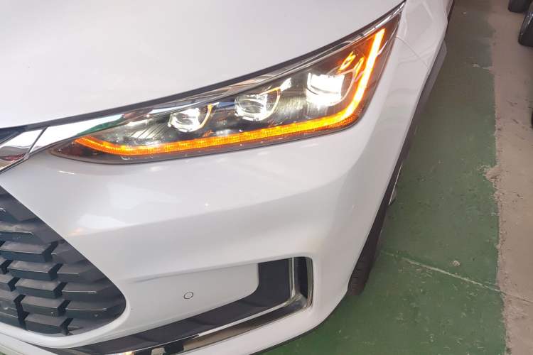 Used BYD Tang New Energy 2019 EV600D Four-Wheel Drive Smart Connectivity Leading Model
