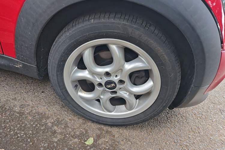 Used MINI  Right Front Wheel Hub