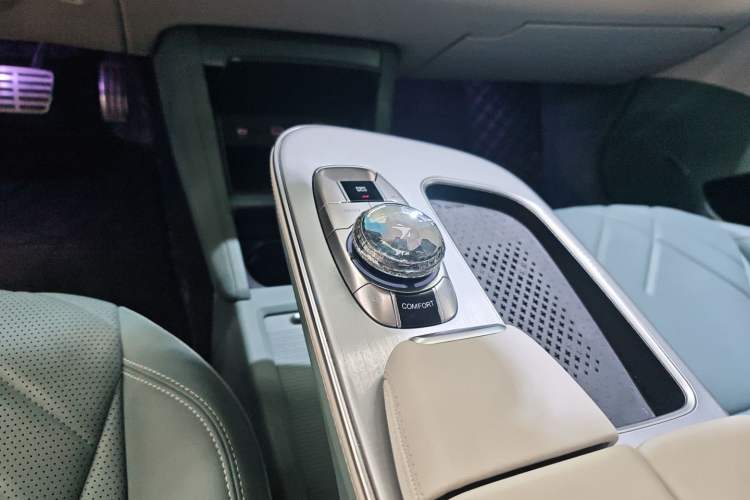 Used ARCFOX Alpha S 2023 735E+ Forest Edition 160kW Gear Lever