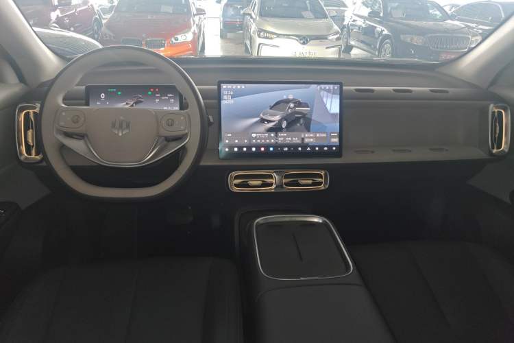 Used Leapmotor B10 2025 510 Joyful Edition Center Console