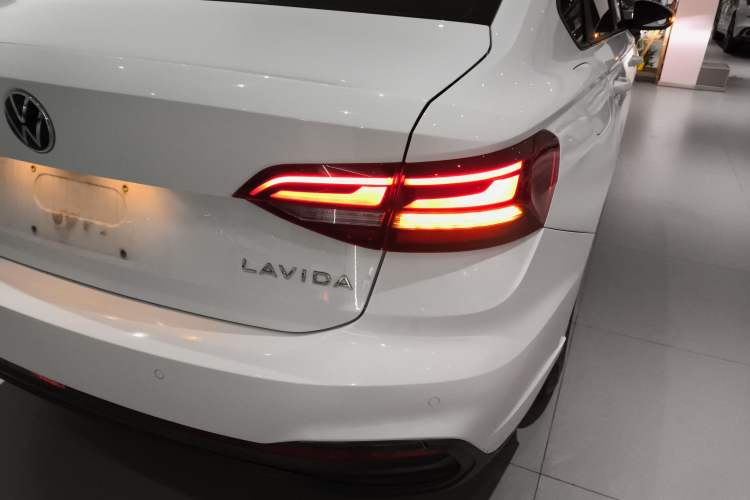 Used Volkswagen Lavida 2023 Revised 1.5L Automatic DeYi Edition