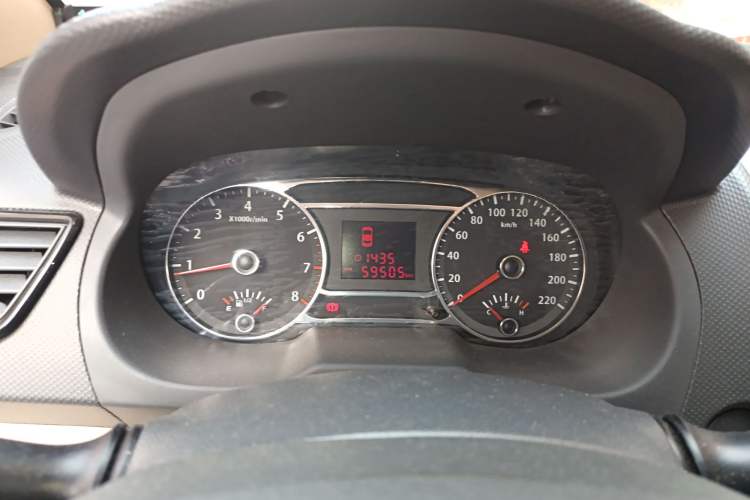 Used JAC Group J6 A30 2013 1.5L Manual Luxury Model China IV Standard