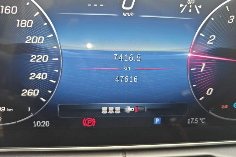 Used Mercedes-Benz C-Class 2022 Restyled C 260 L Sport Edition Odometer Close Up