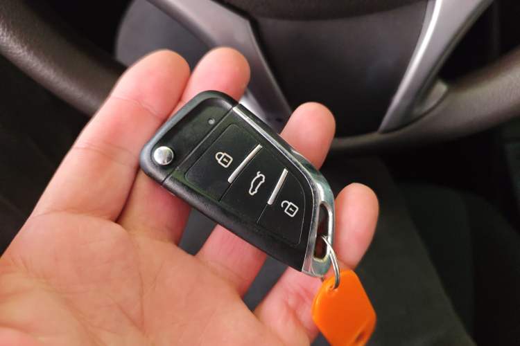 Used Toyota YARiS L Zhi Xuan 2015 1.5E Automatic Charm Edition