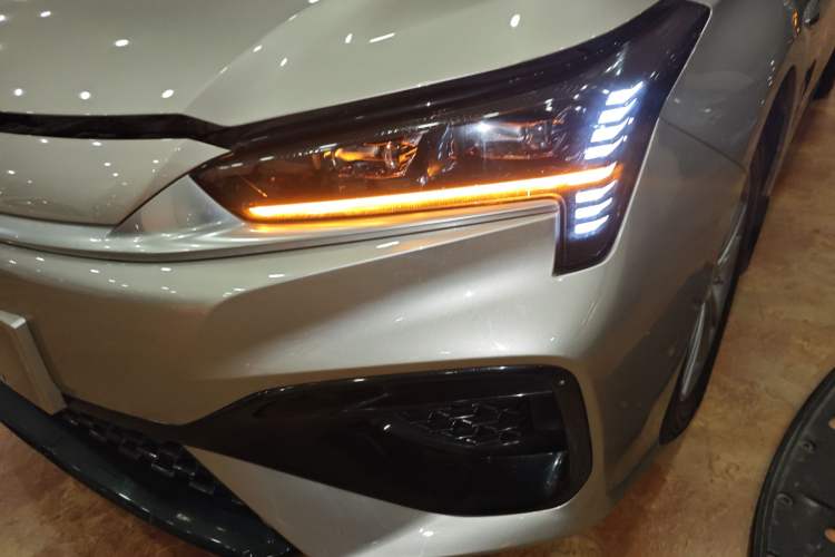 Used AION S 2023 Meizu 580 Lithium Iron Phosphate Left Front Headlight