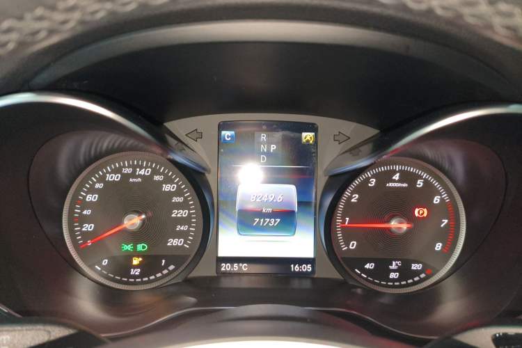 Used Mercedes-Benz GLC 2017 GLC 260 4MATIC Luxury Model