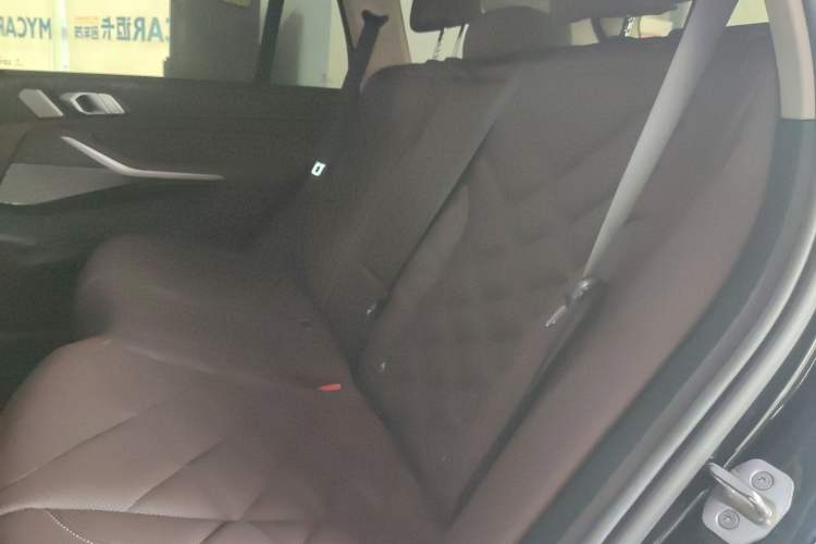 Used BMW X5 2022 xDrive 30Li Luxury M Sport Package
