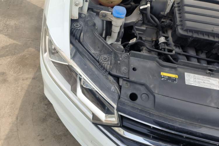 Used Volkswagen Bora 2019 Bora Legend 1.5L Automatic Leading Model China VI Standard Right Front Headlight