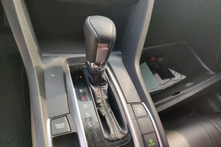 Used Honda Civic 2016 220TURBO CVT Luxury Edition Gear Lever