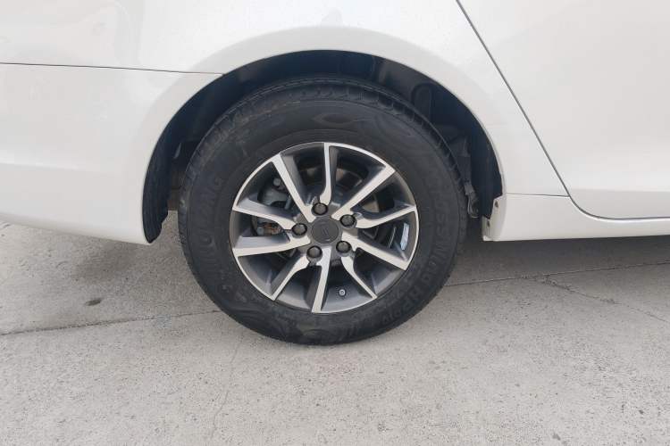 Used Geely Auto Emgrand 2019 Leading Edition 1.5L CVT Luxury Model China VI Standard
