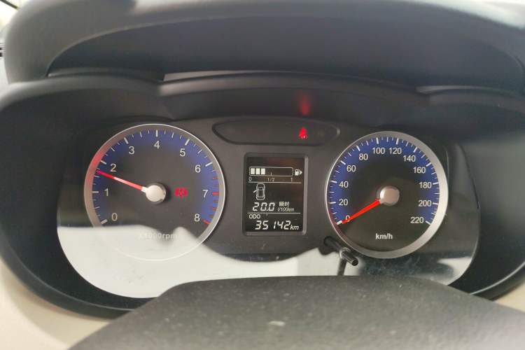 Used Venucia R50 2015 1.6L Manual Fashion Edition