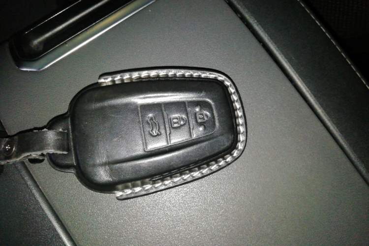 Used Toyota Highlander 2022 Dual-Engine 2.5L Four-Wheel Drive Prestige Version 7 Seats