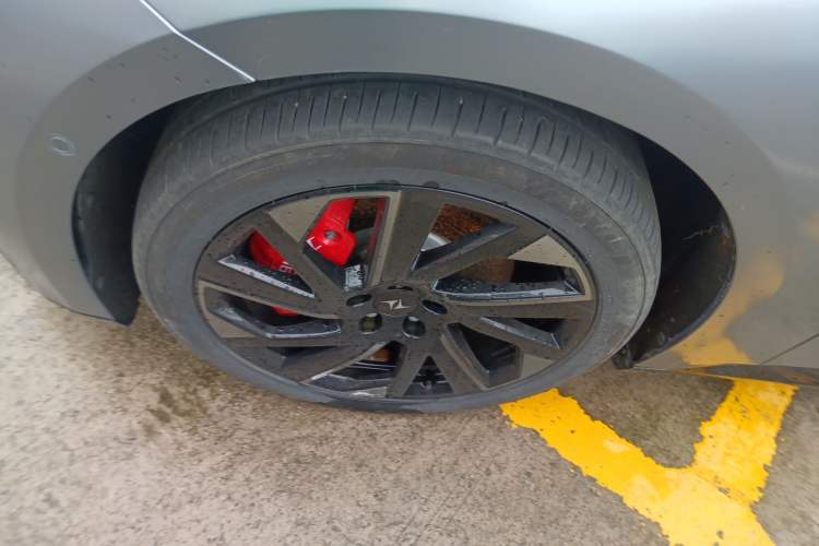 Used Dongfeng eπ eπ007 2024 Pure Electric 540 All-Wheel Drive Max Edition Left Front Wheel Hub