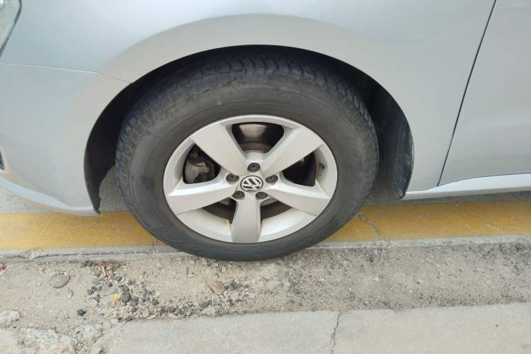 Used Volkswagen Lavida 2013 Revised Classic 1.6L Automatic Fashion Edition