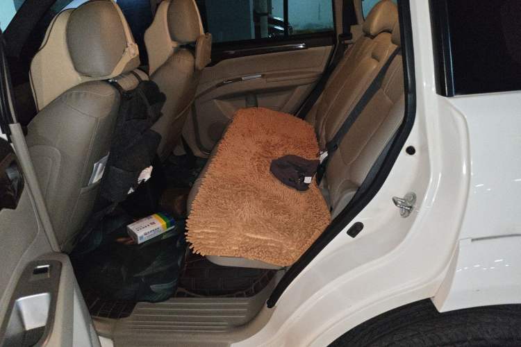 Used Mitsubishi Pajero Sport 2013 3.0L Automatic 4x4 Flagship Edition Left Rear Seat