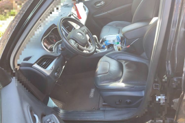 Used Jeep Cherokee 2017 2.4L Leading Smart Edition
