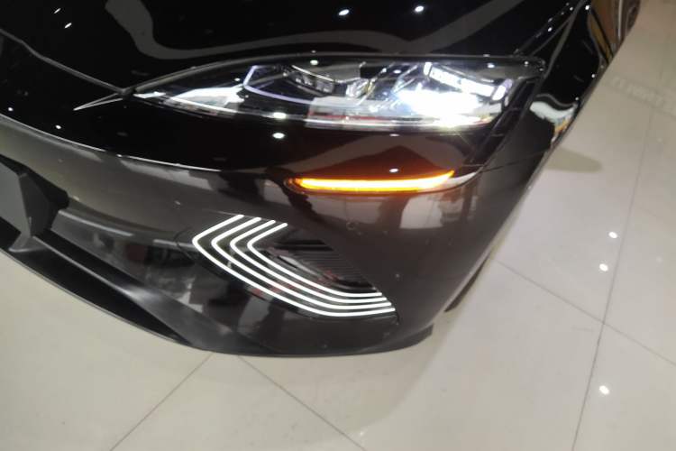 Used BYD Seal 2022 550 km Standard Range Rear-Wheel Drive Prestige Version
