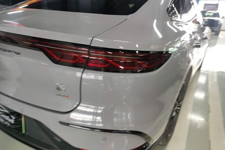 Used BYD Han 2025 DM-i Intelligent Driving Edition 125KM LiDAR Flagship Model
