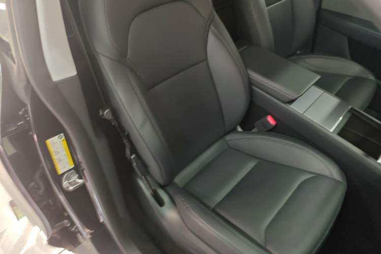 Used Tesla Model Y 2025 Rear-Wheel-Drive Version