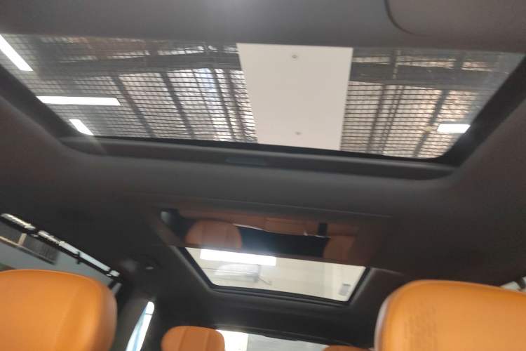 Used Dongfeng eπ eπ008 2025 210 Ultra Range-Extended Version 5 Seats
