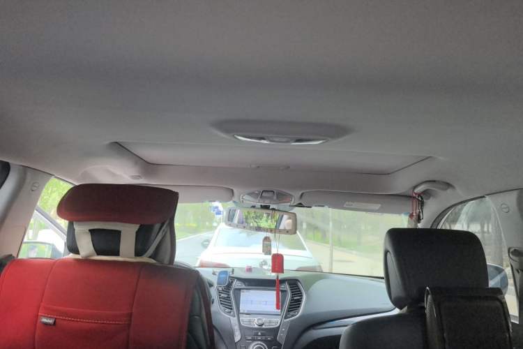 Used Hyundai Santa Fe 2013 Revised Version 2.4L Automatic All-Wheel Drive Smart Type
