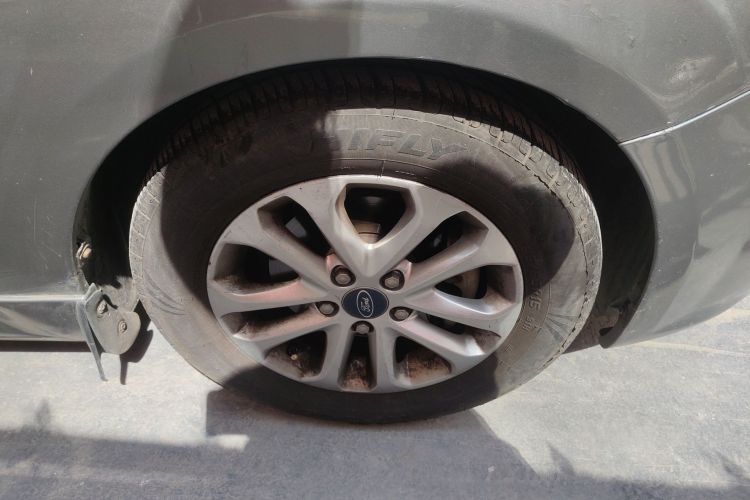 Used Ford Focus 2011 Hatchback 1.8L Automatic Fashion Edition Right Front Wheel Hub