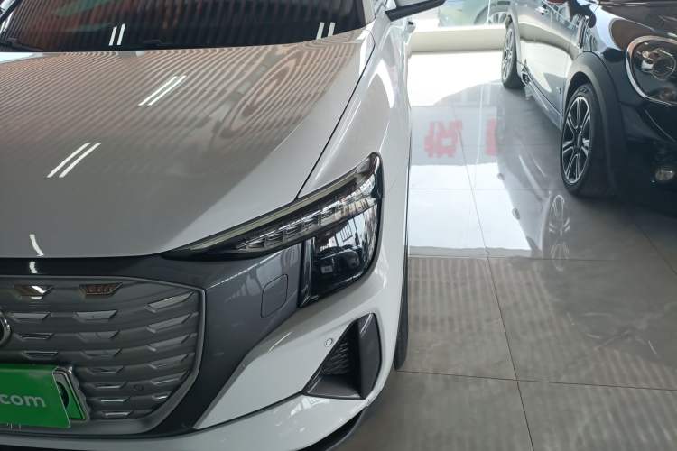 Used Audi Q5 e-tron 2022 40 e-tron Starry Edition Luxury Package Left Front Headlight