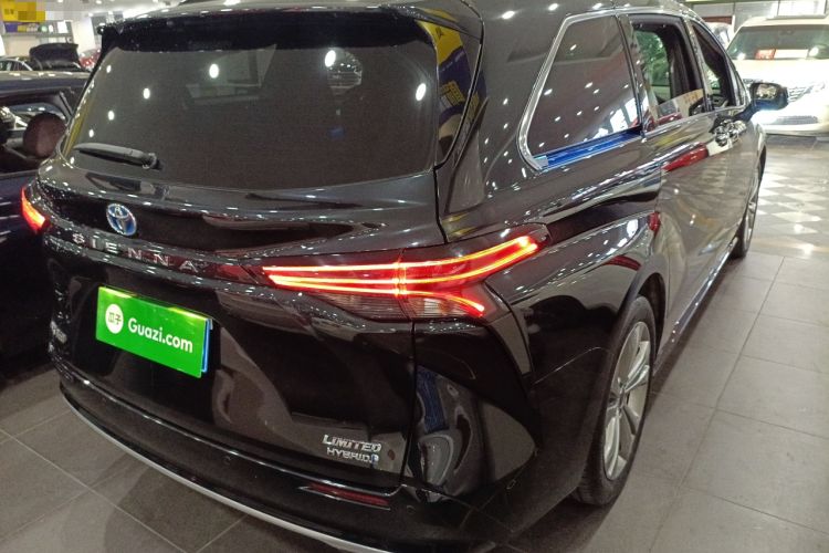 Used Toyota SIENNA 2023 2.5L Hybrid Deluxe Edition
