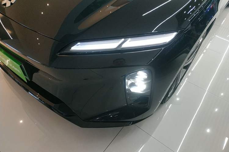 Used Nio ET5T 2025 75 kWh Touring Left Front Headlight