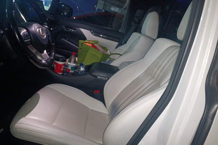 Used Lexus LM 2020 300h Four-Seat Grand Edition
