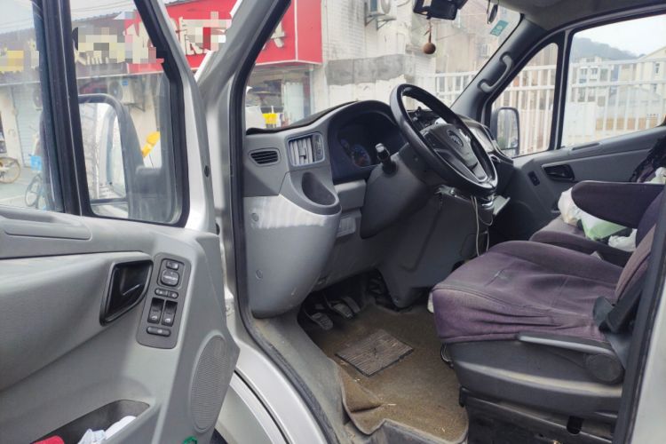 Used Foton Toano 2020 2.0T Multi-Function Short Wheelbase Mid-Roof 5/6-Seater China VI Emission Standard 4F20TC3