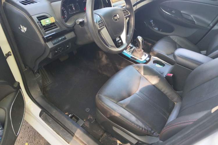 Used BYD e5 2016 300 Luxury Edition
