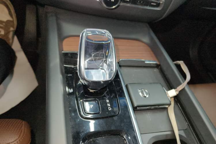 Used Volvo XC60 New Energy 2025 Plug-in Hybrid Long-Range All-Wheel Drive Smart Luxury Edition