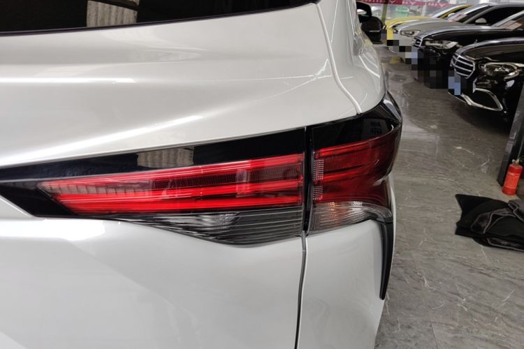 Used Toyota SIENNA 2021 2.5L Hybrid Premium Edition Right Rear Taillight