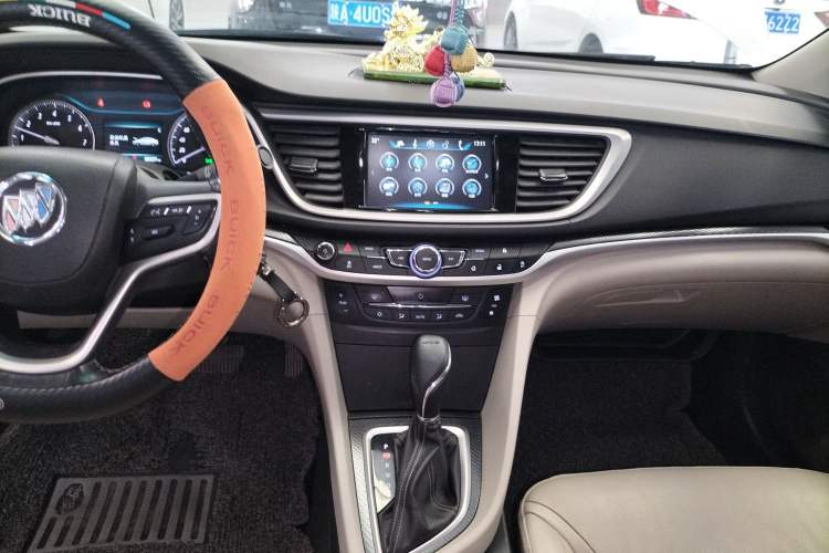 Used Buick GT 2019 15T Dual-Clutch Connected Elite Model China VI Audio And AC Panel