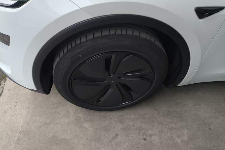 Used Tesla Model Y 2025 Long-Range All-Wheel Drive First Edition