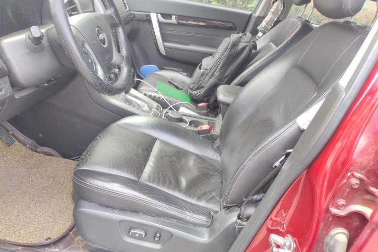 Used Chevrolet Captiva 2014 2.4L 4x4 Flagship Edition 7 Seats
