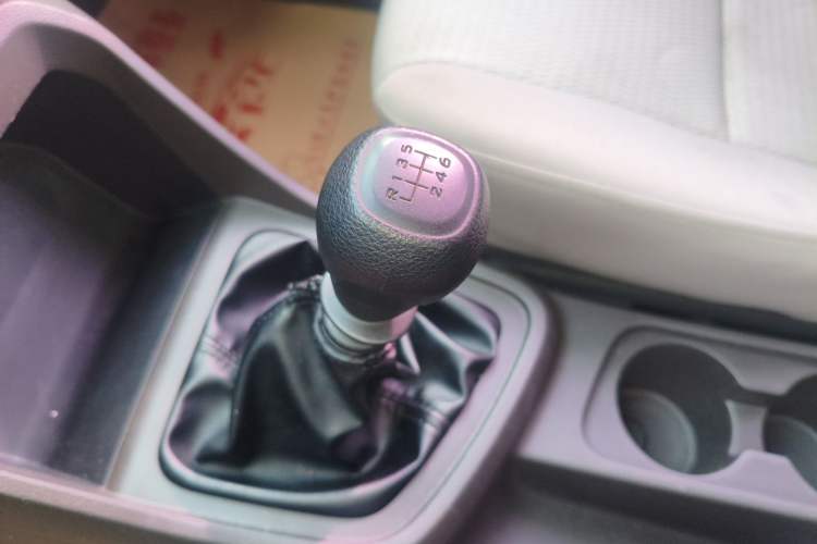 Used Wuling Hongguang V 2019 1.5L Jingqu Version China VI LAR