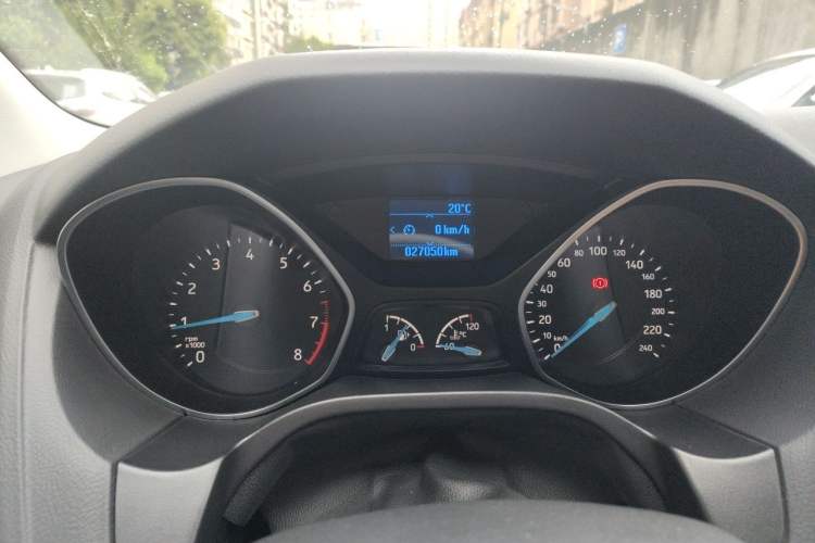 Used Ford Focus 2015 Hatchback 1.6L Manual Fashion Edition
