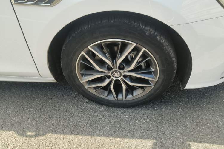 Used BYD Qin PLUS 2021 DM-i 55KM Flagship Model Right Front Wheel Hub