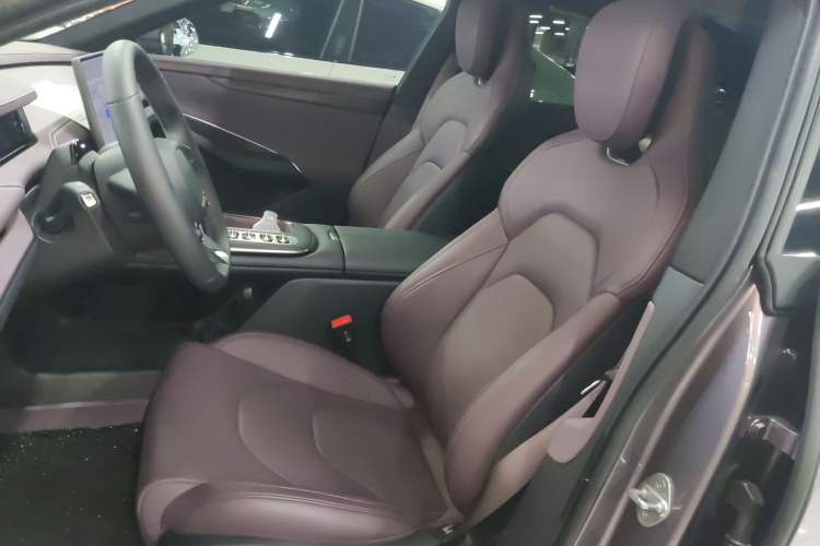 Used Xiaomi Auto SU7 2024 Four-Wheel Drive Ultra-Long Range Advanced Intelligent Driving Max Edition