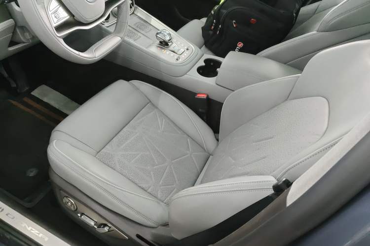 Used Denza N8 2023 Four-Wheel Drive Ultra-Hybrid Flagship Six-Seater Version